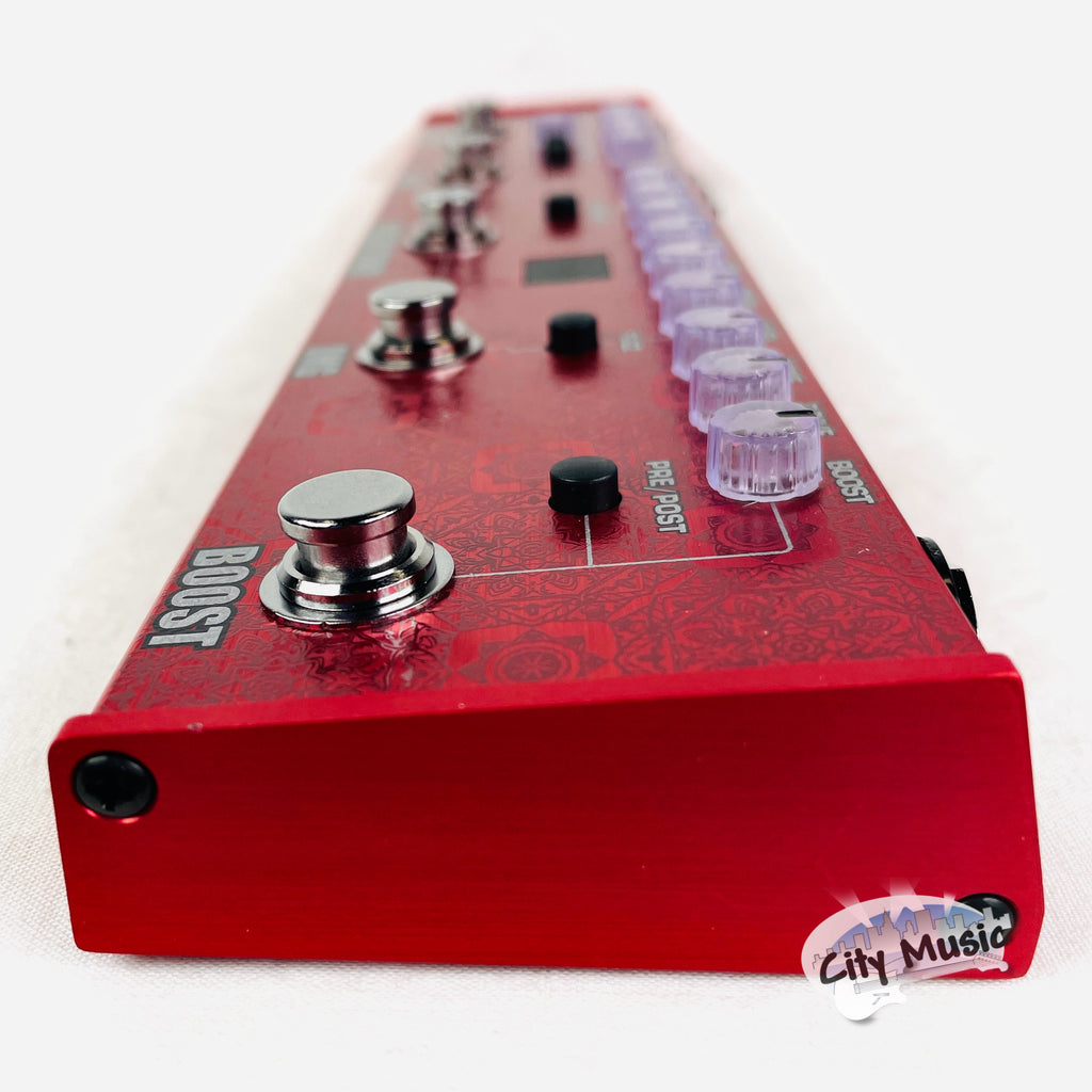 Used Tech 21 RK5 V3 Richie Kotzen Fly Rig SansAmp pedal — control knobs close-up