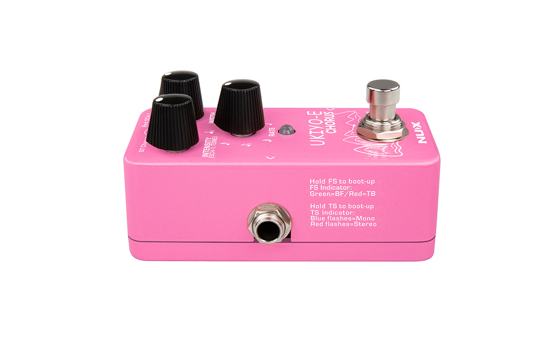 NUX NCH-4 Ukiyo-E chorus mini pedal — controls closeup