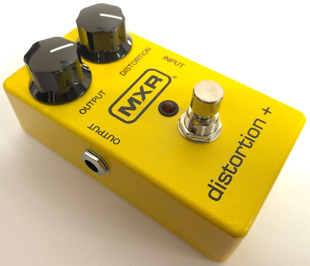 MXR M104 Distortion+ — side input output jacks