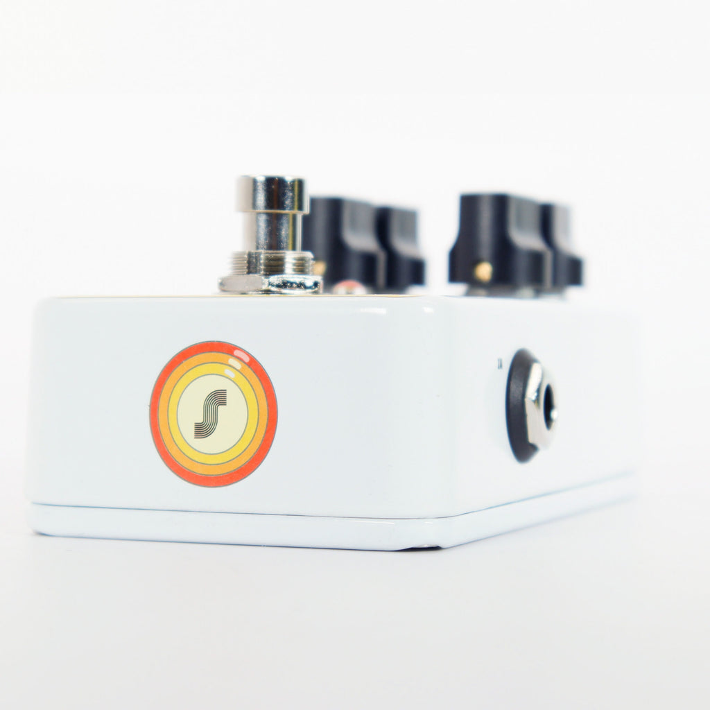 Seamoon Skye Machine analog chorus pedal — graphic artwork close up