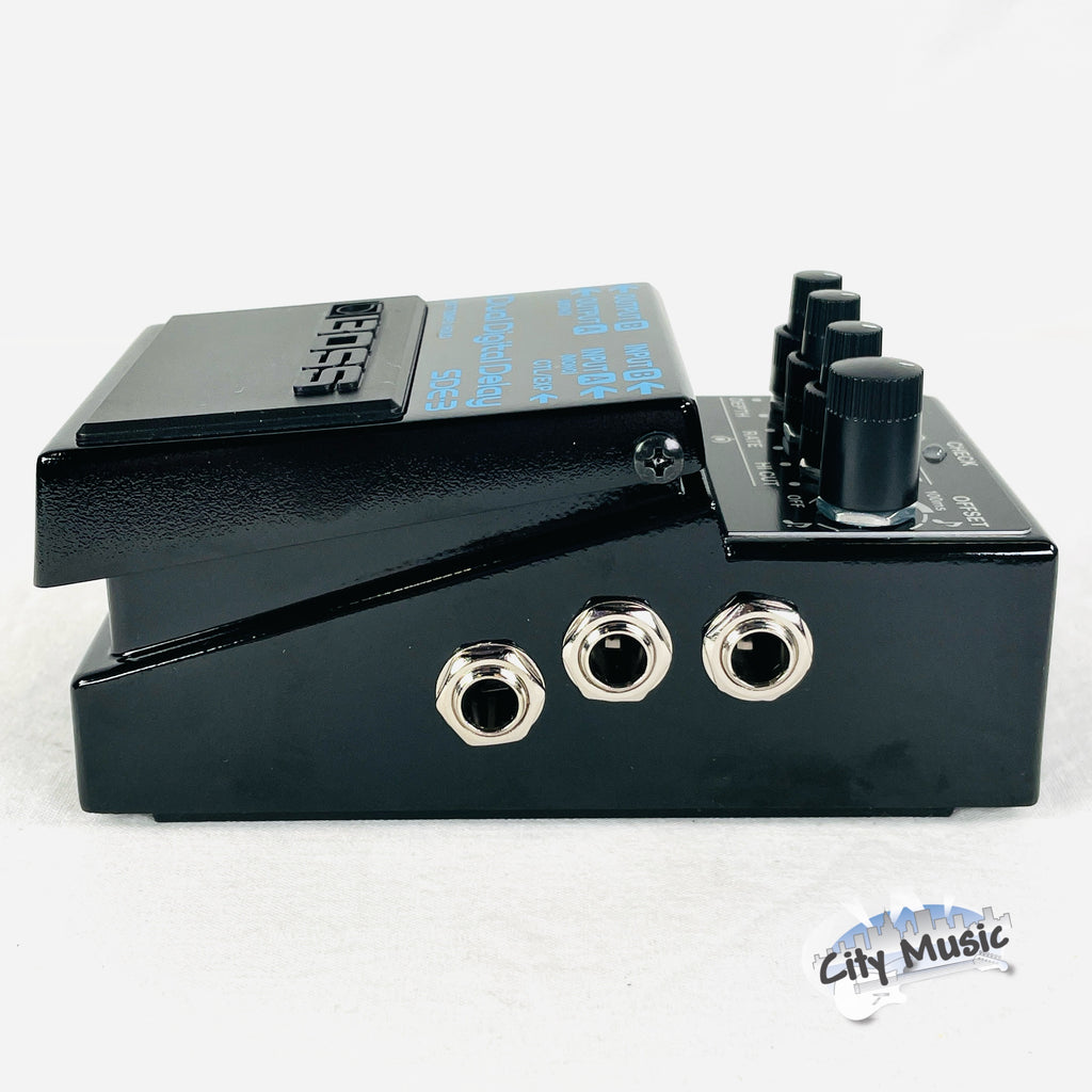 Boss SDE-3 Dual Digital Delay pedal — black enclosure bottom plate