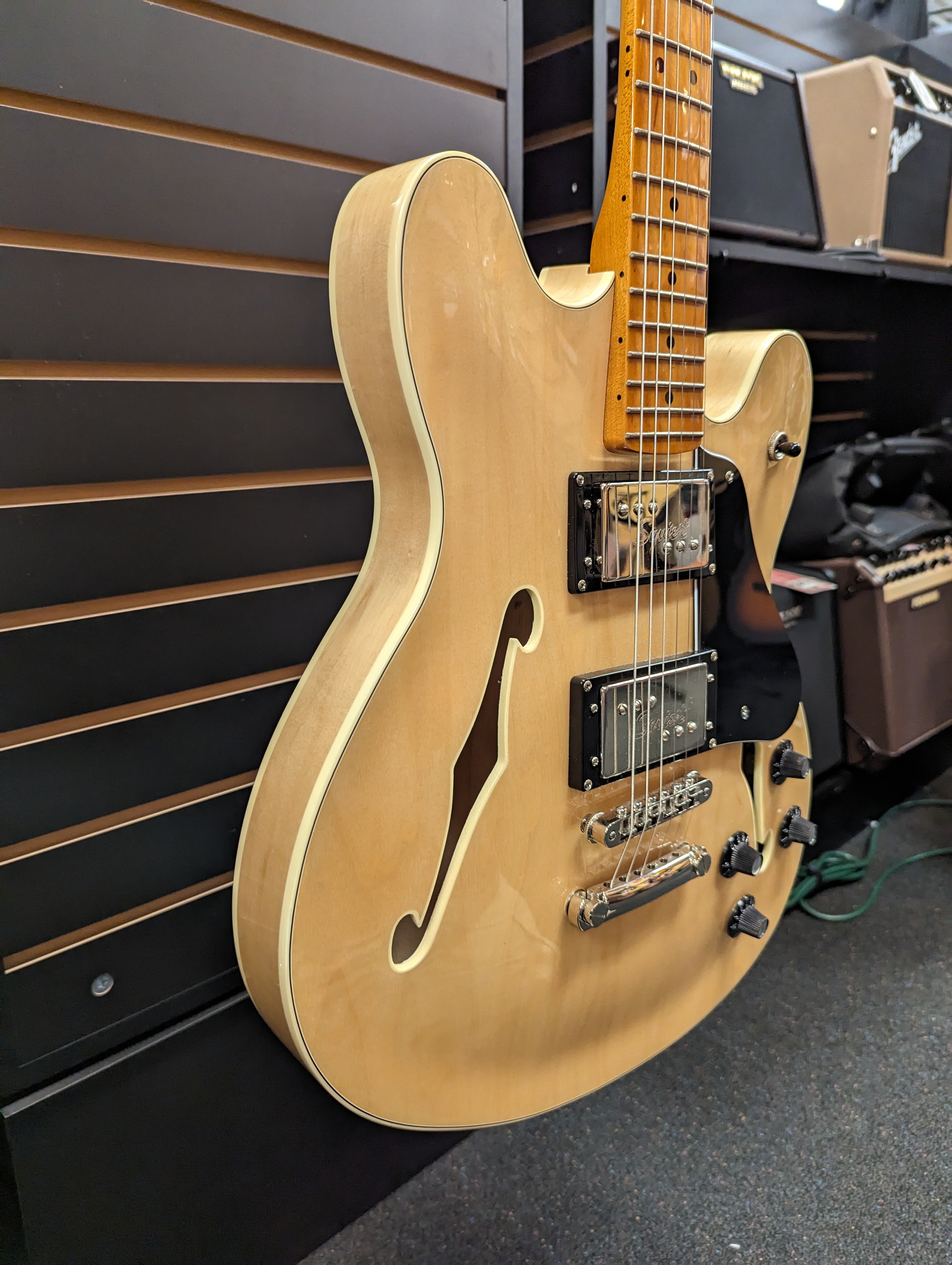 Squier Classic Vibe Starcaster Natural — back of body