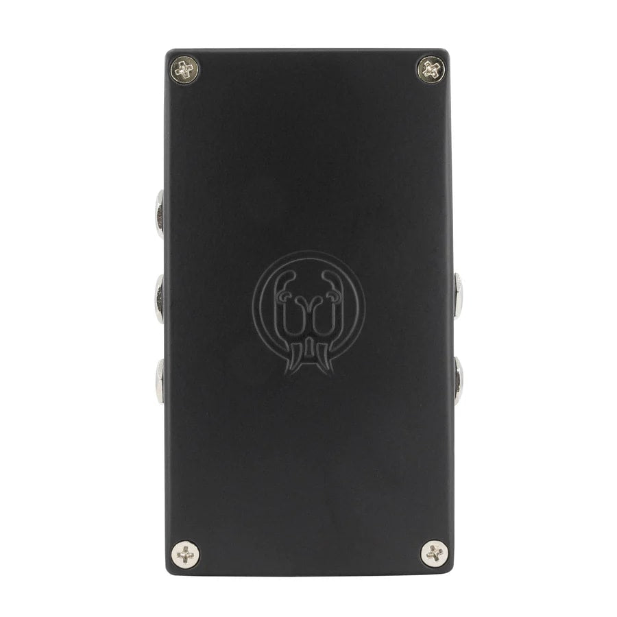 Walrus Audio Monumental tremolo pedal — rear panel power input