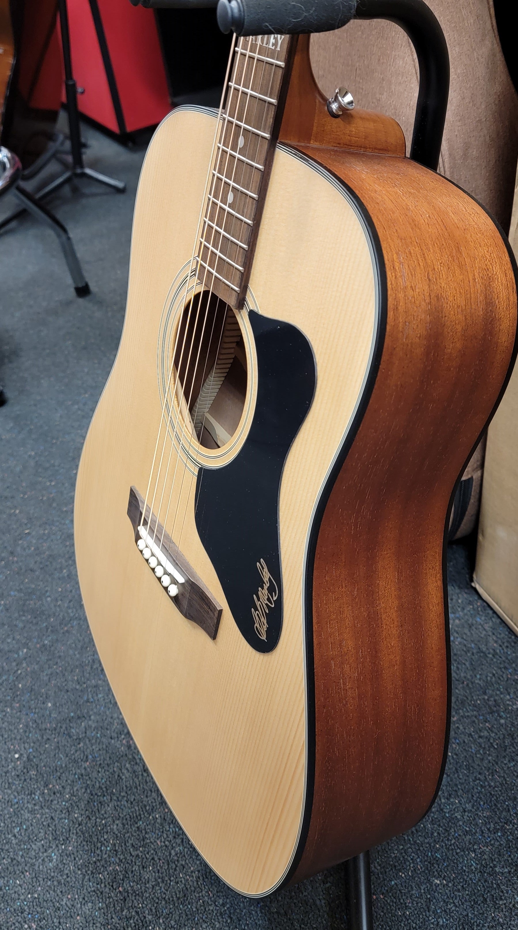 Guild A-20 Bob Marley Acoustic Guitar — back and sides mahogany