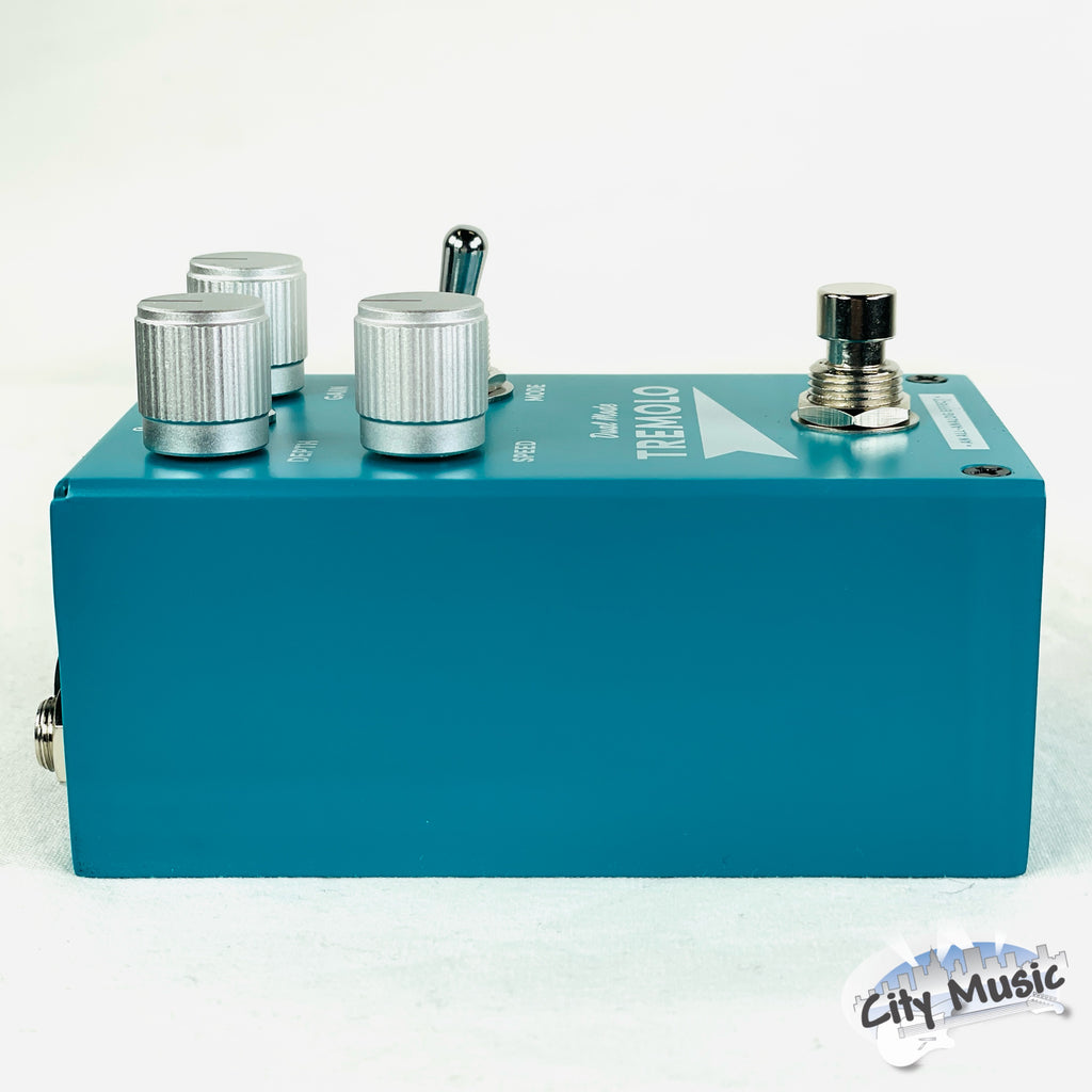 New Supro 1310 Tremolo Guitar Effects Pedal