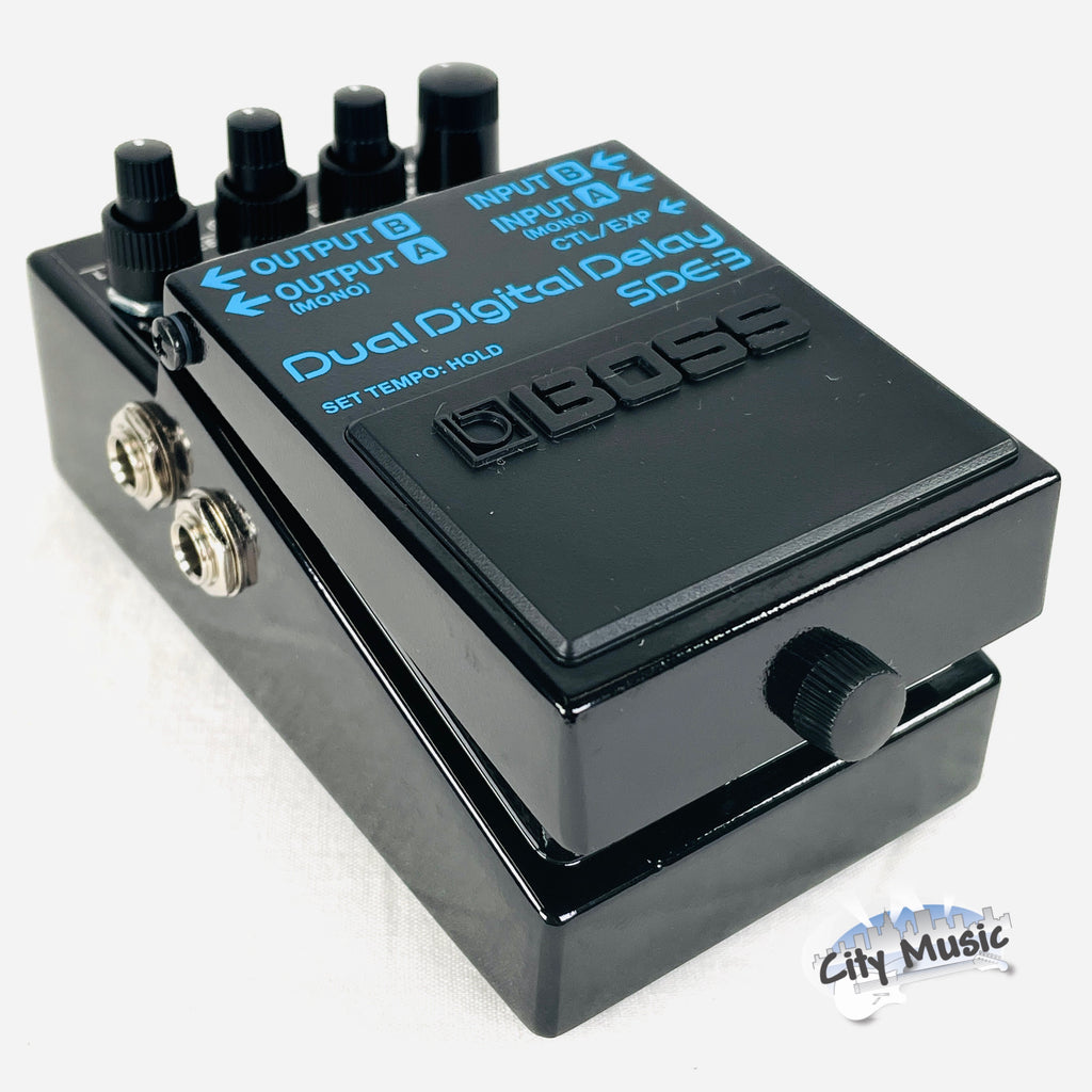 Boss SDE-3 Dual Digital Delay pedal — black enclosure front label