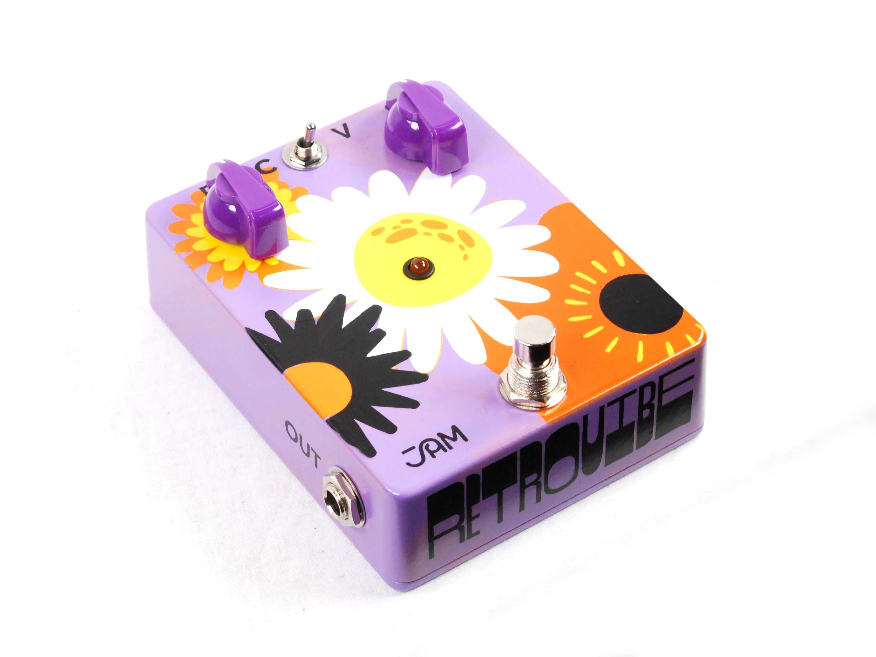 JAM Pedals Retrovibe mk.3 univibe pedal — angled view