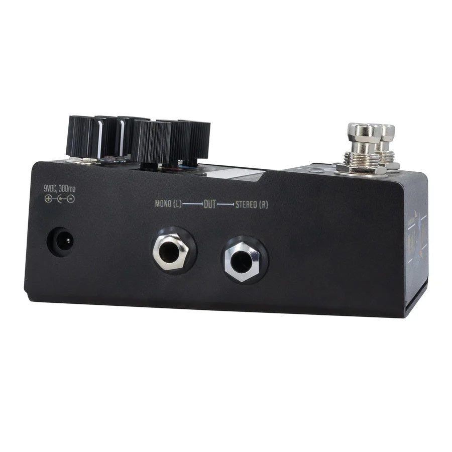 Walrus Audio MAKO MKII R1 reverb pedal — OLED screen detail