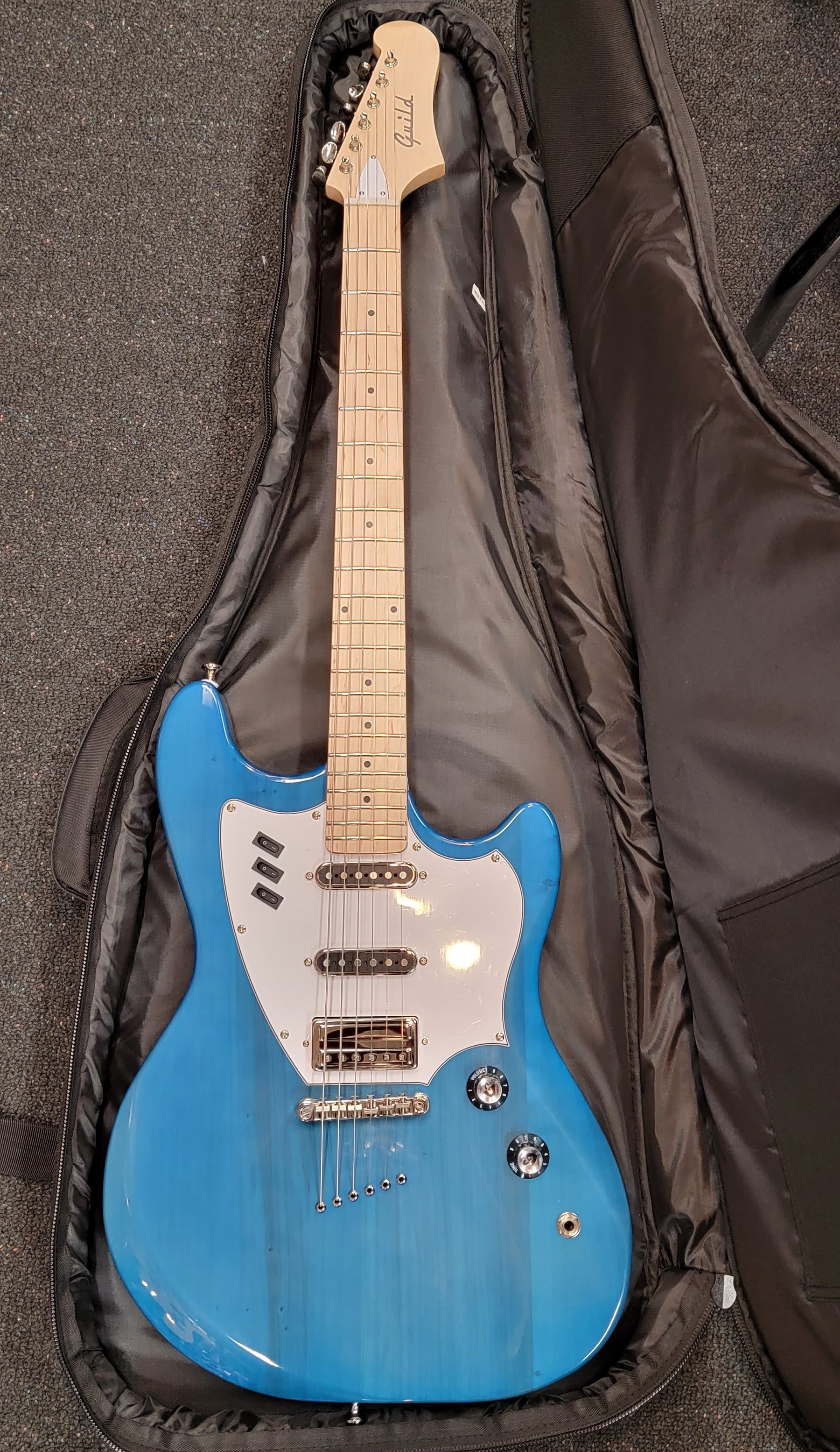 Guild Surfliner electric guitar — with Gretsch gig bag