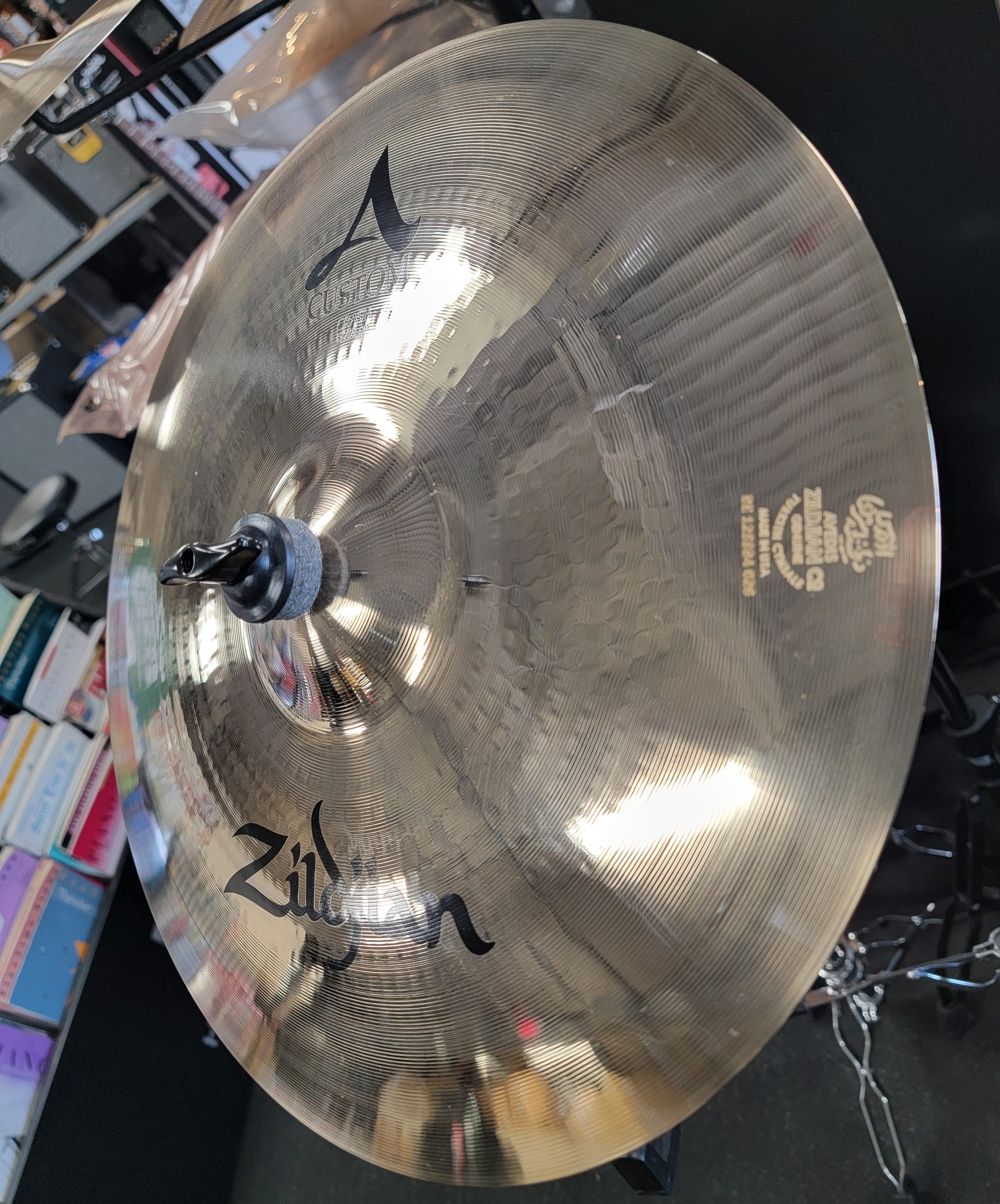 Zildjian A20513 15in A Custom Brilliant Crash Cymbal - angle view