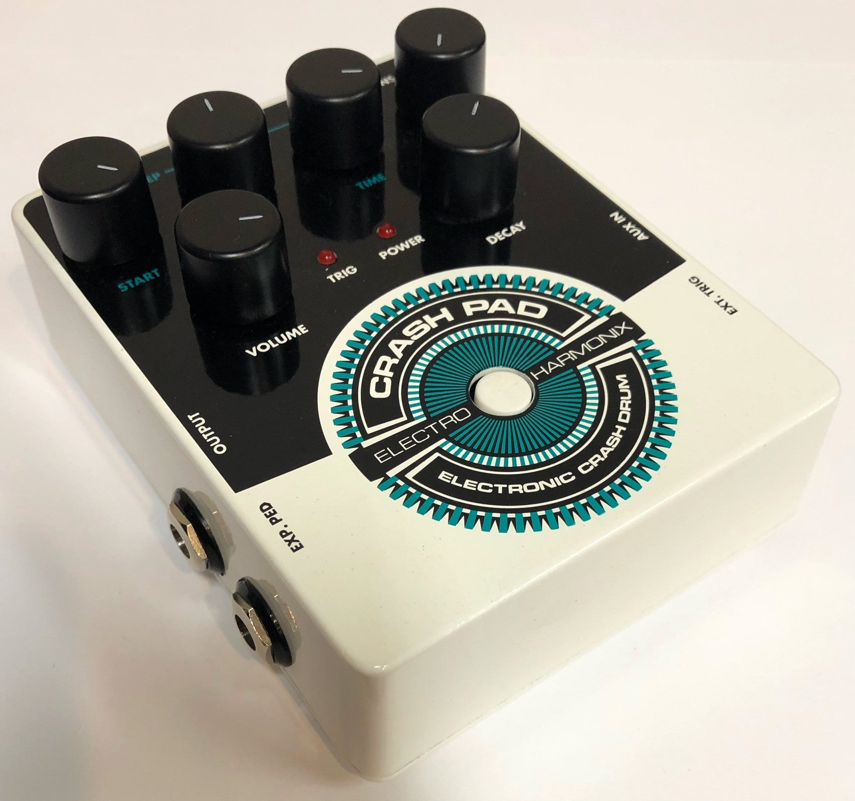 Electro-Harmonix Crash Pad drum synth pedal — side view