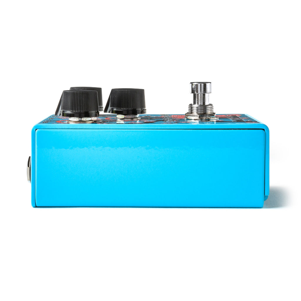 Way Huge WM32B Geisha Drive Blue — knob and control detail