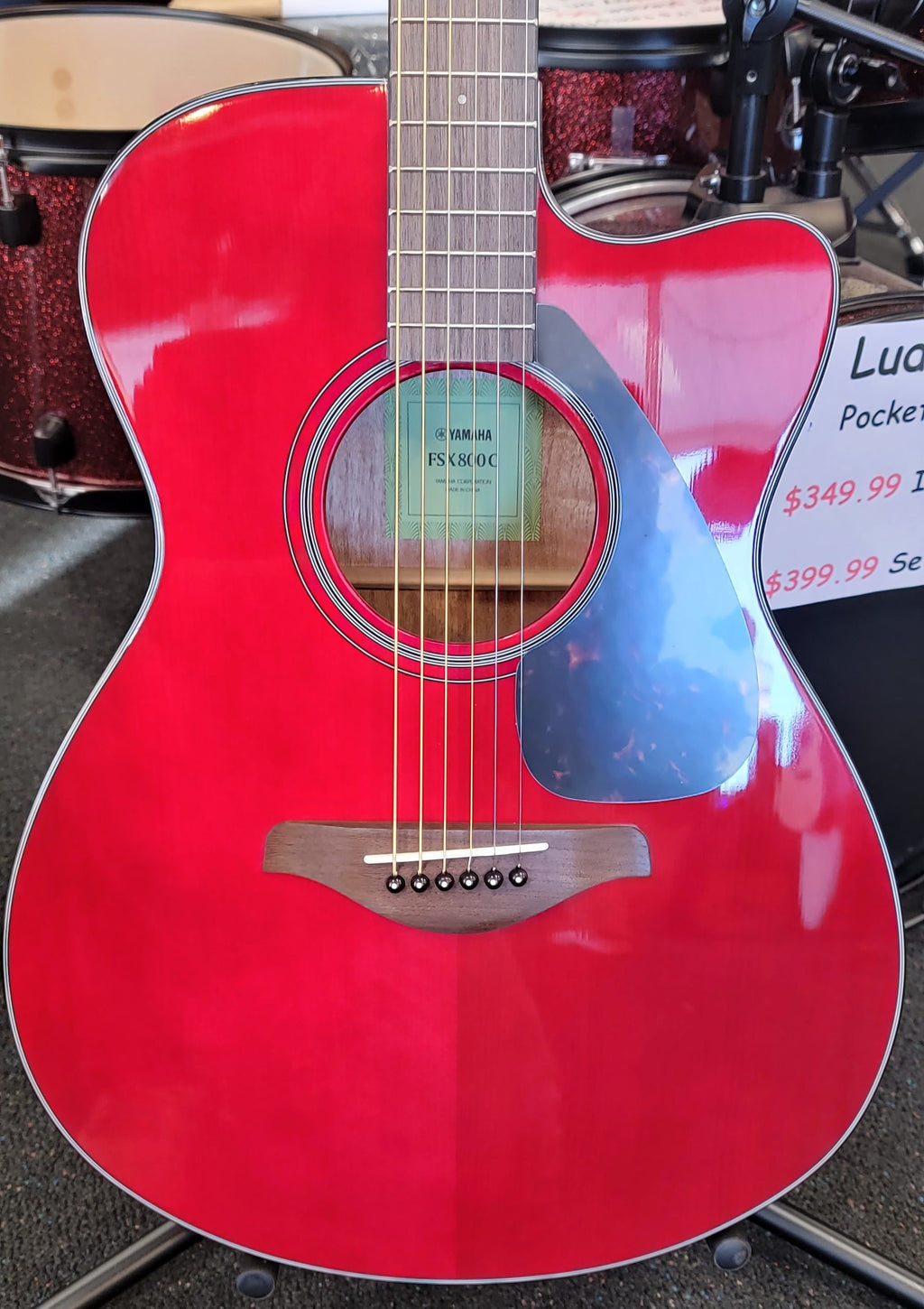 Yamaha FSX800C acoustic-electric guitar - Ruby Red body front detail