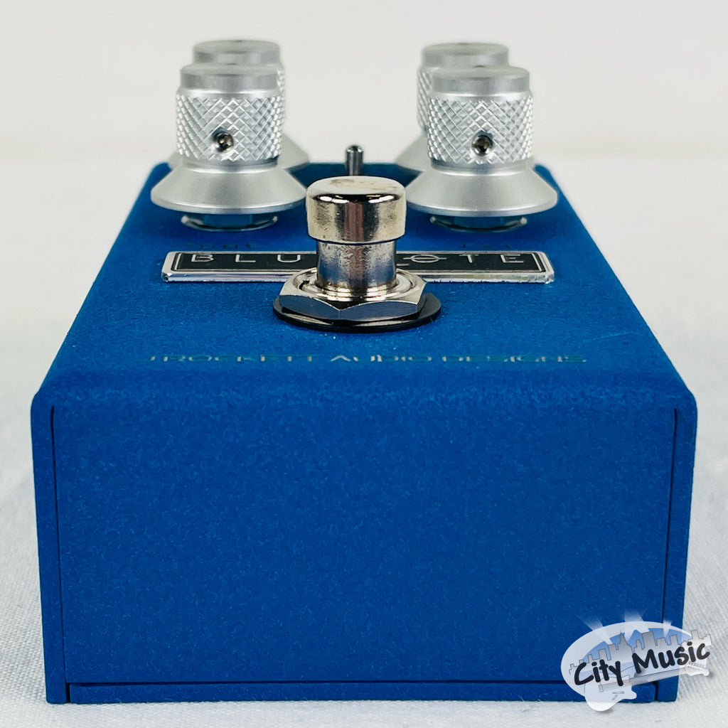 J. Rockett Blue Note Select overdrive pedal — control knobs detail