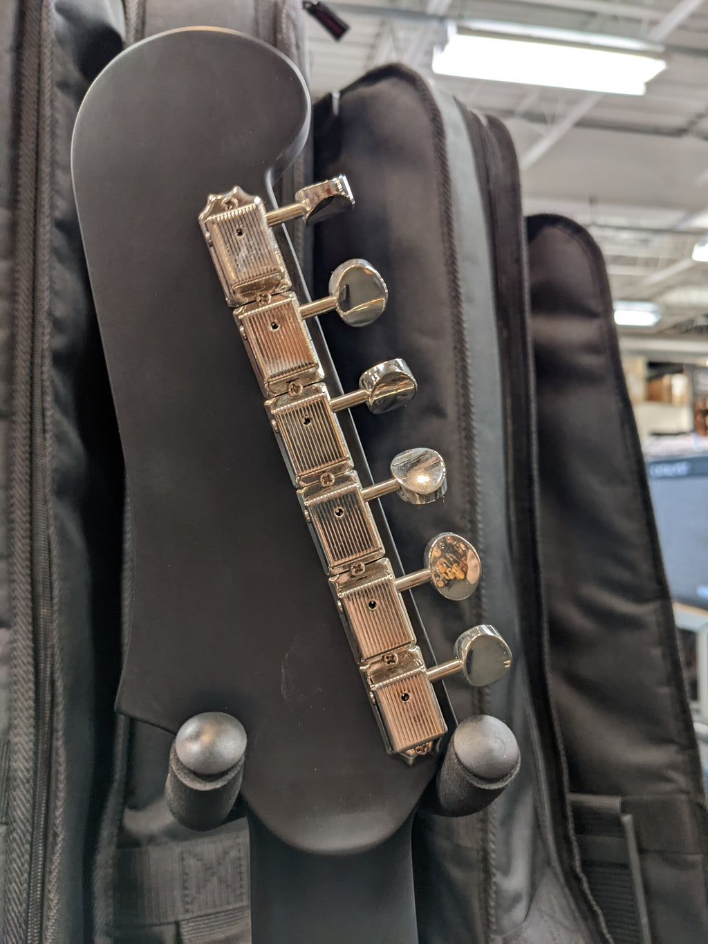 Guild Starfire I Jet90 Satin Gold guitar angled view