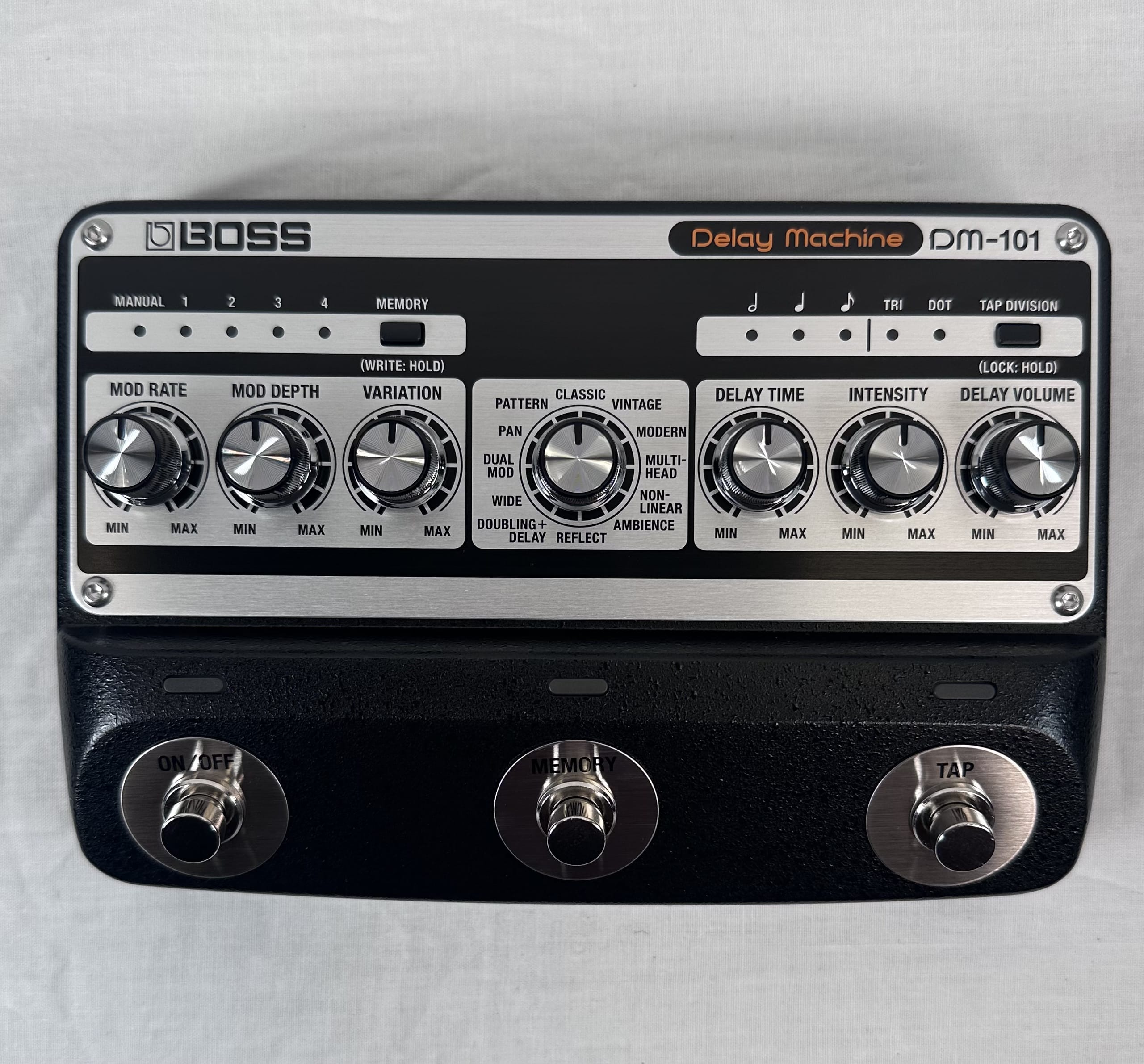 Boss DM-101 Delay Machine Analog Delay Guitar Effects Pedal