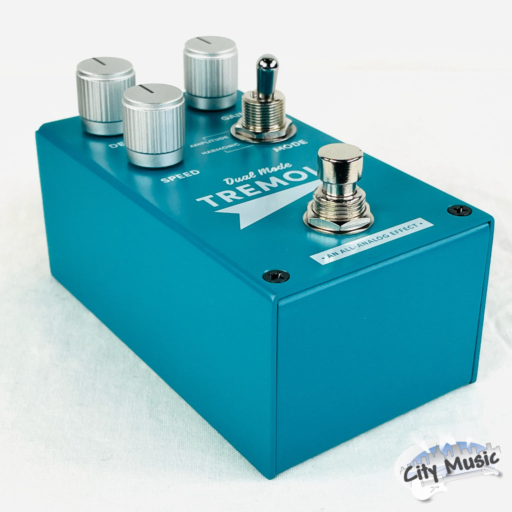 New Supro 1310 Tremolo Guitar Effects Pedal