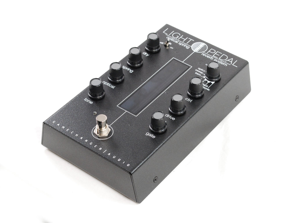 Gamechanger Audio LIGHT Pedal optical spring reverb — detail view
