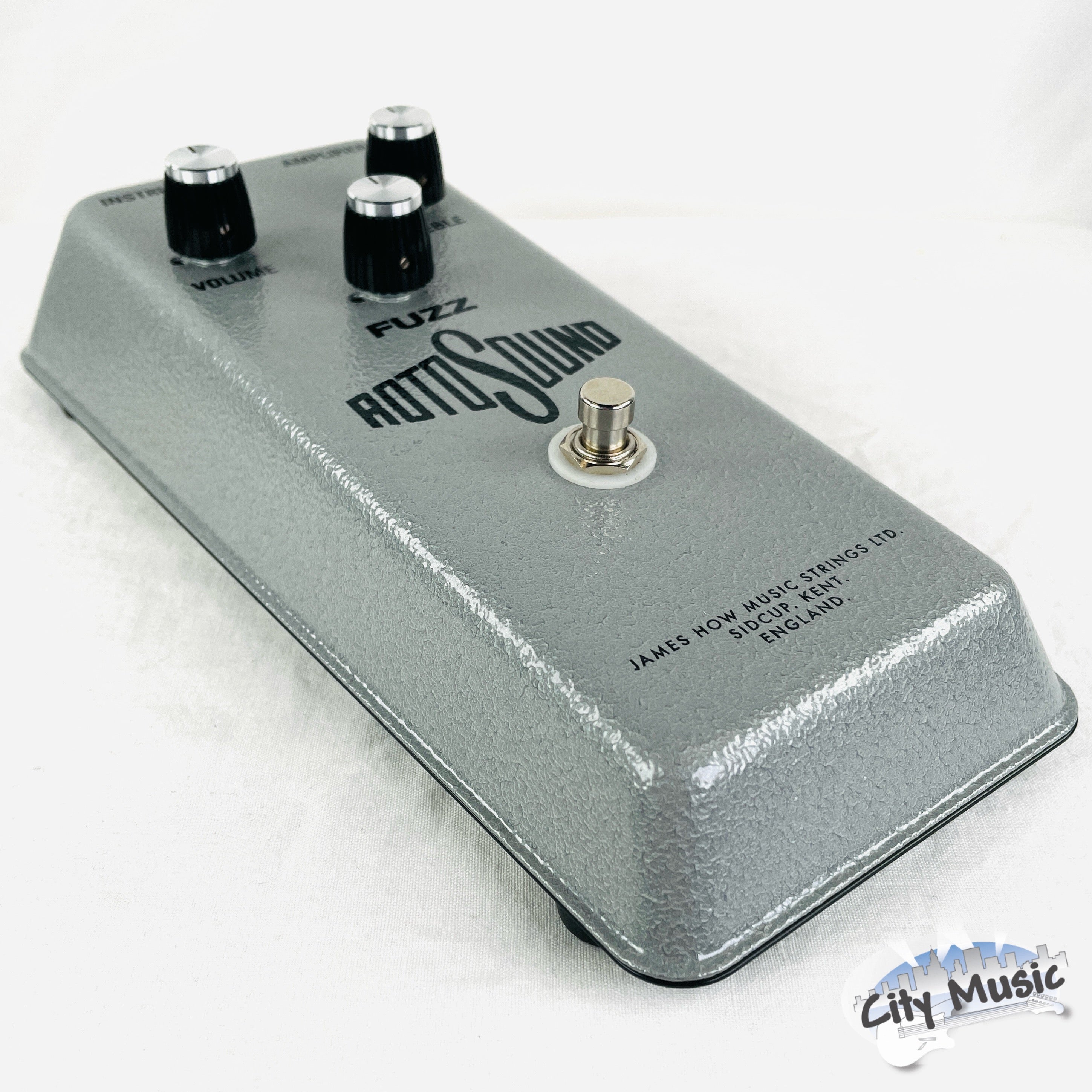 Rotosound RFB1 1967 reissue fuzz pedal — control knobs close-up