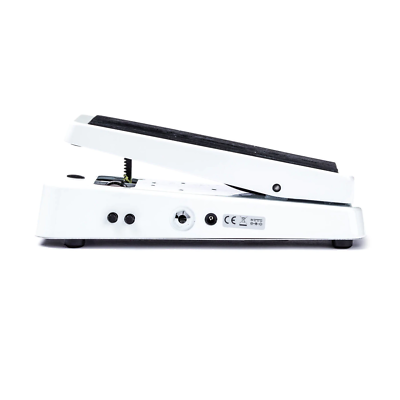 Dunlop Cry Baby 105Q bass wah pedal — white enclosure, treadle view