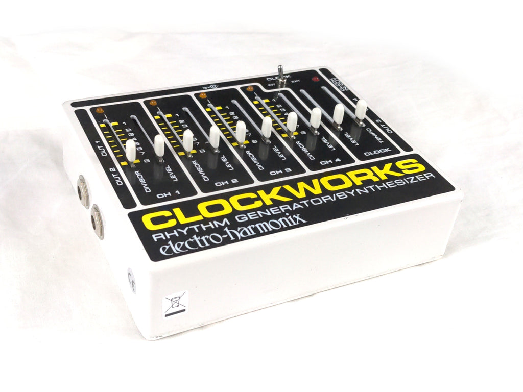 Electro-Harmonix Clockworks side angle view showing clock channels and controls
