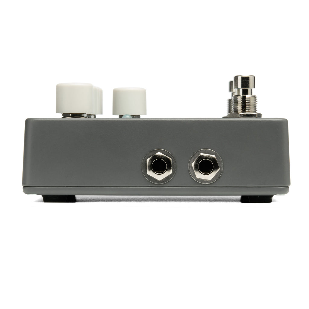 EHX Mono Synth synthesizer pedal — close-up of DRY/SYNTH/SENS controls