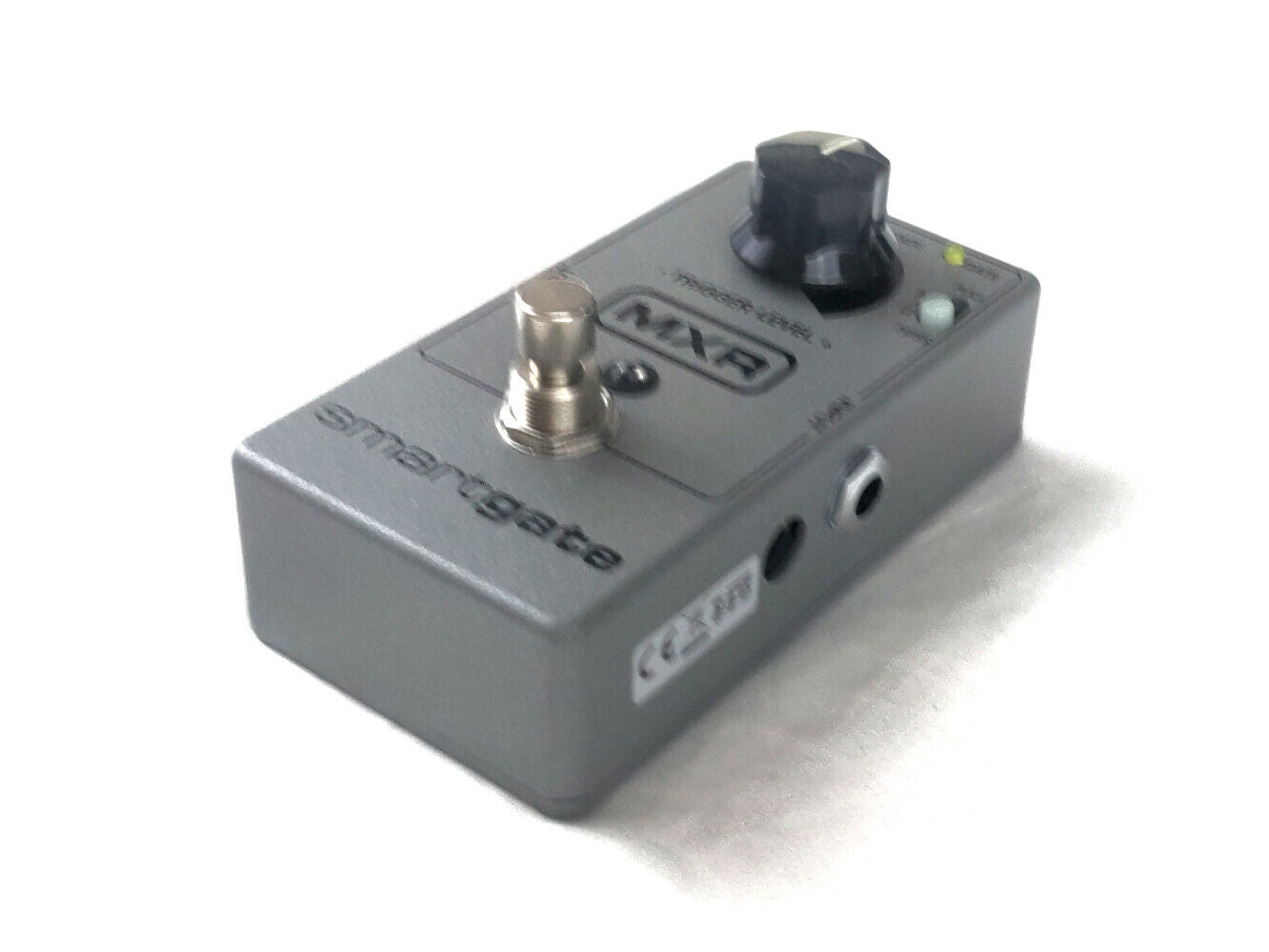 MXR Smart Gate M135 — angled front view showing Hiss/Mid/Full selector switch