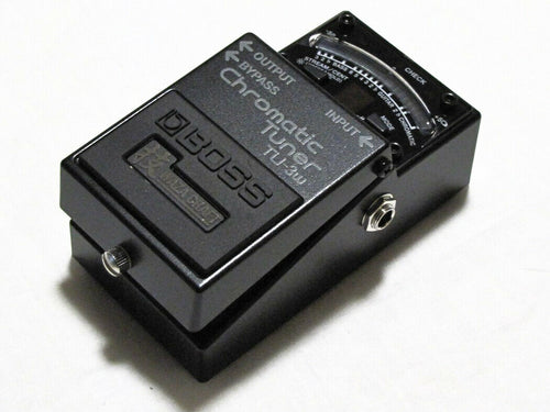Boss TU-3W tuner pedal display and pitch controls