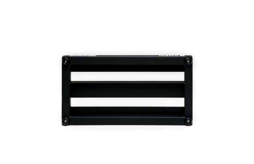 Pedaltrain Metro 16 pedalboard — included black soft case with strap