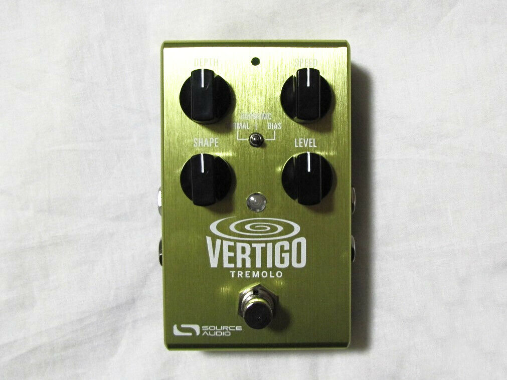 Source Audio SA243 Vertigo Tremolo pedal - green anodized enclosure