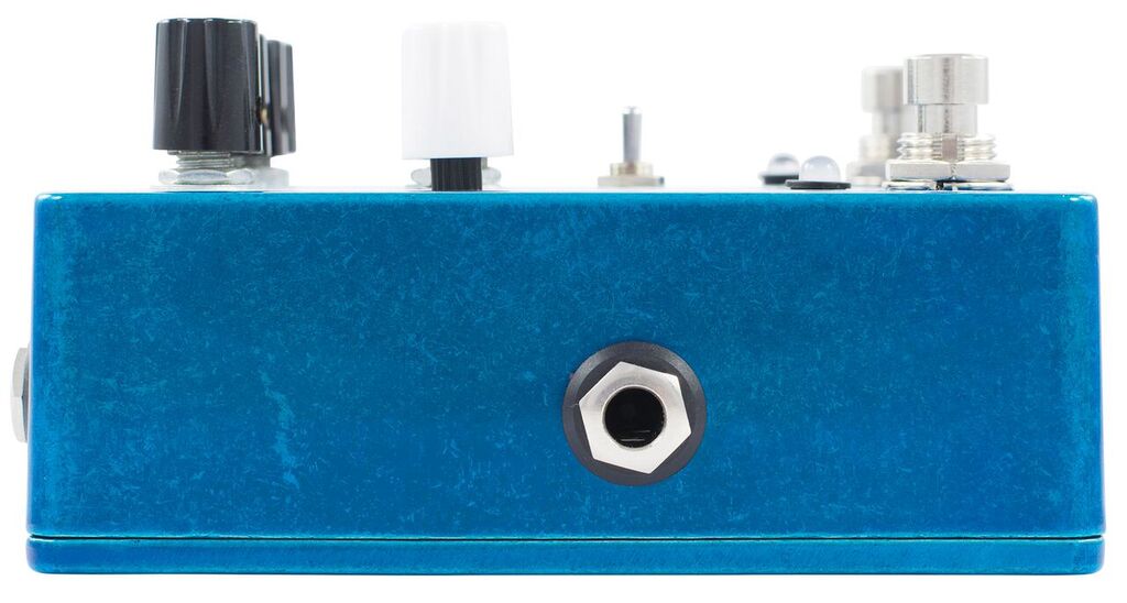 EarthQuaker Avalanche Run V2 delay reverb pedal — top controls