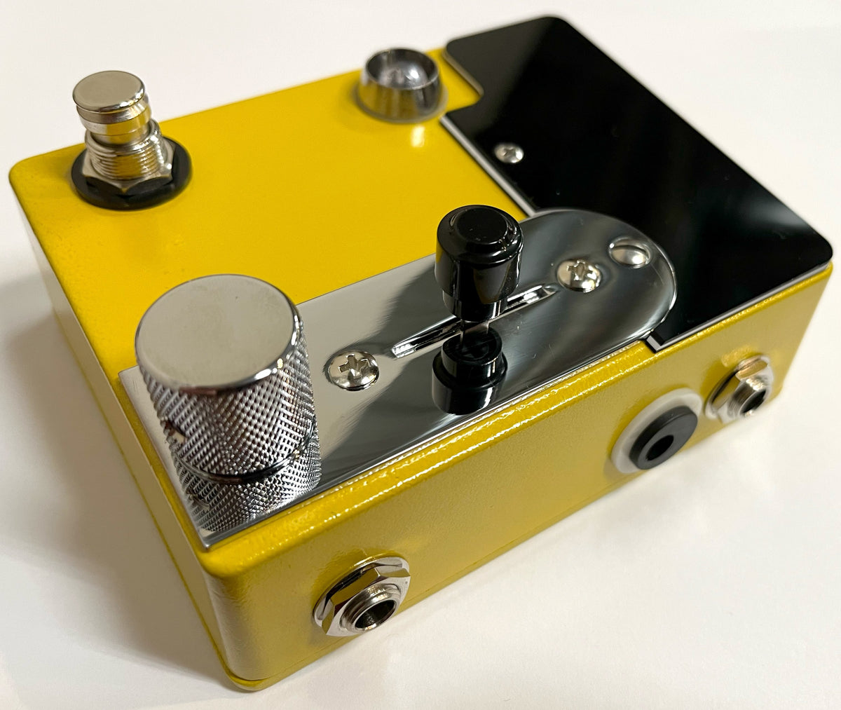 CopperSound Broadway butterscotch yellow black preamp pedal control detail