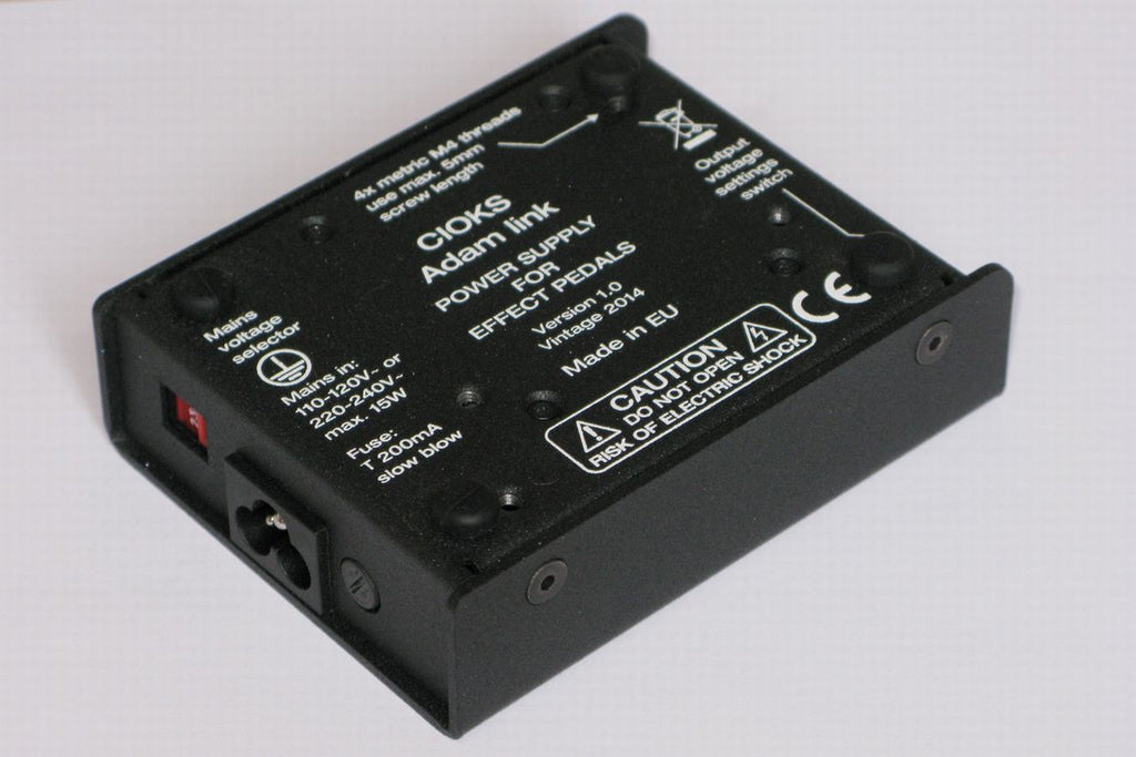 CIOKS ADAM Link pedal power supply — bottom mounting holes