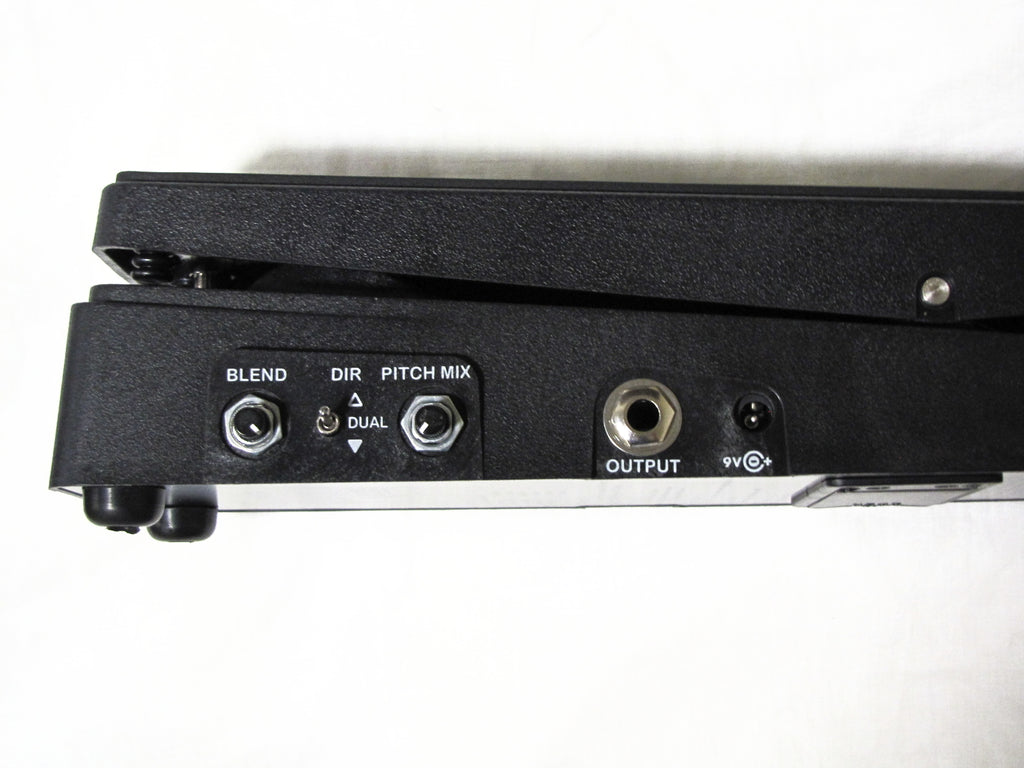 Electro-Harmonix Slammi Plus Pitch Shifter — front view showing footswitch