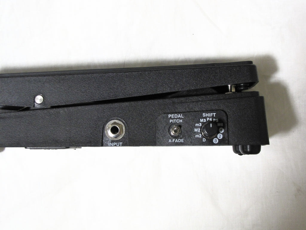 Electro-Harmonix Slammi Plus Pitch Shifter — side panel showing jacks